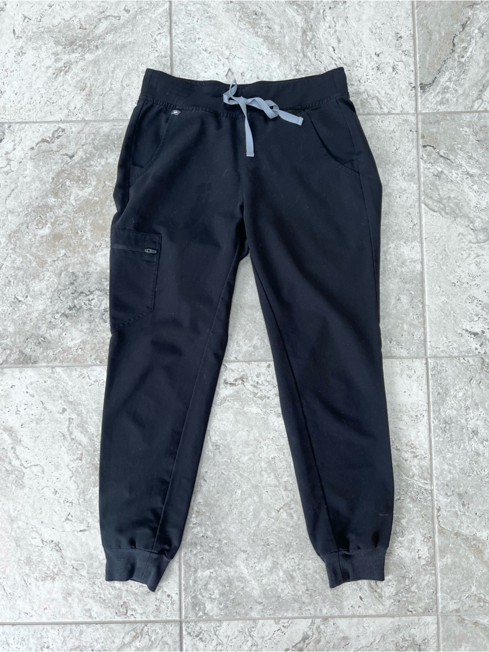 FIGS Women's Zamora Jogger Scrub Pants in Black (PO# 1323), size Small